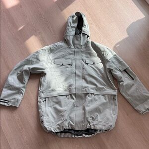 XXL men’s winter ski/board jacket. Never worn, no tags. Light green